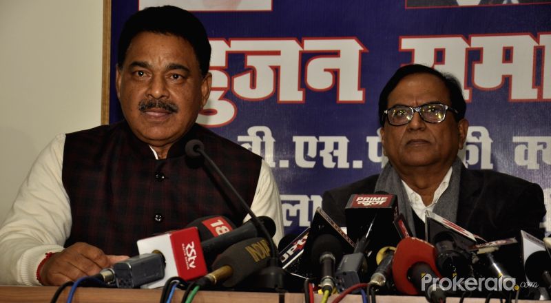 samajwadi-party-mla-narad-rai-addresses-a-press-497905