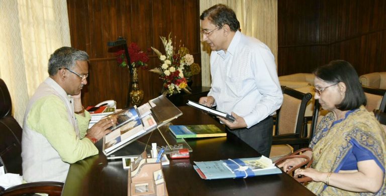 CM Photo, 06 dt. 01 April, 2017