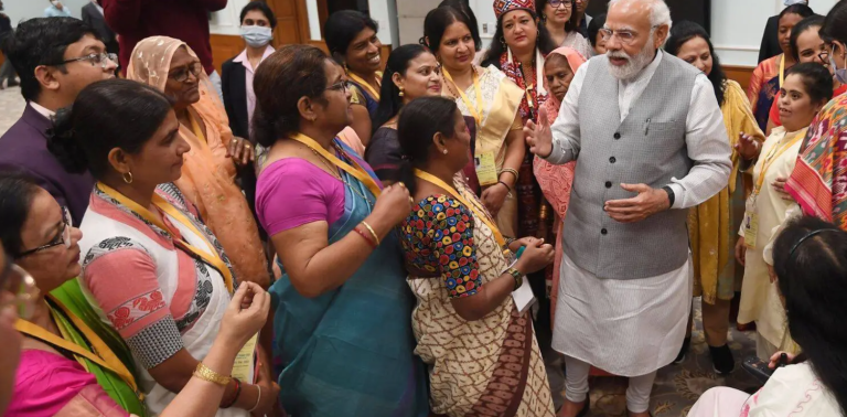 modi with woman